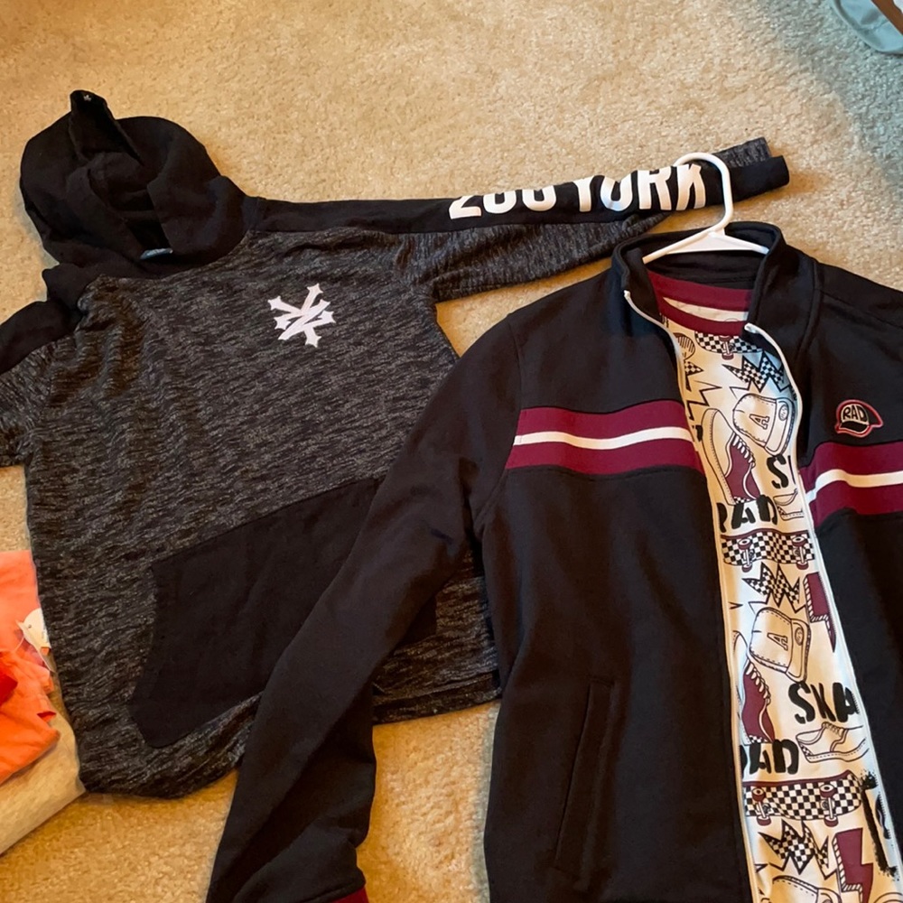 Boys 10-12 and 14-16 Zoo York Hoodie & tshirt bundle NWT